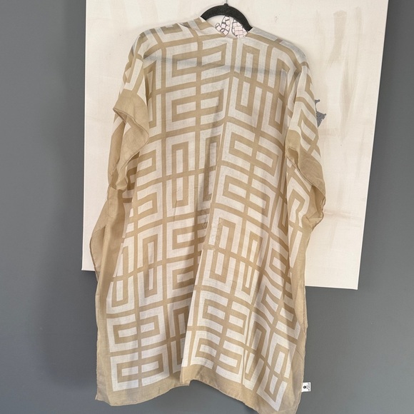 Jessica McClintock Cream and Tan Kimono - Picture 5 of 7